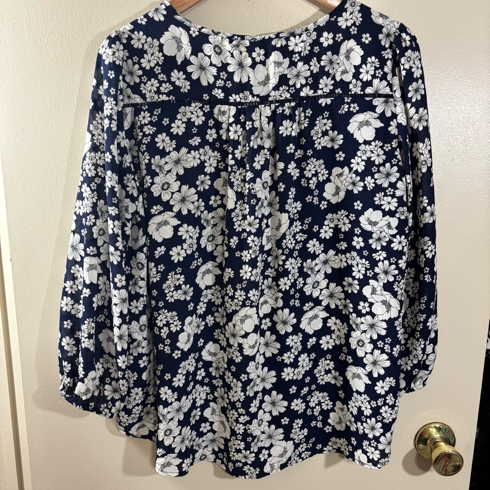 Collective Concepts Navy and White Floral Blouse Size L - Picture 5 of 5